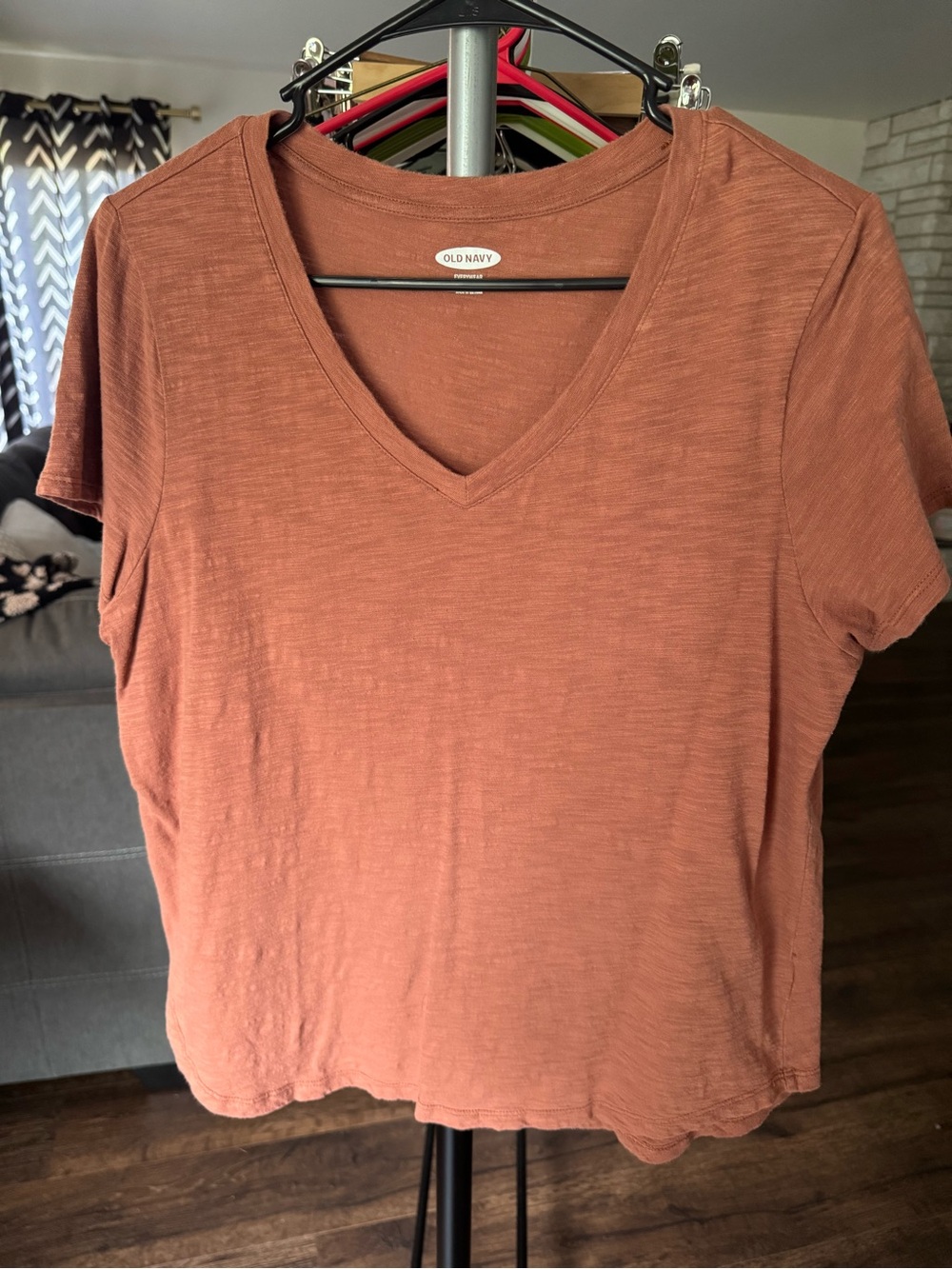 Old Navy Women's Short Sleeve V-Neck Tee in Rusty Orange